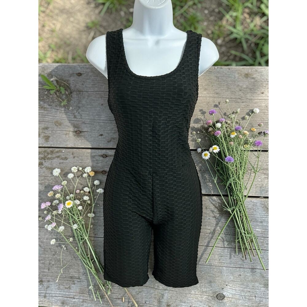 Ara Sports Black Unitard Athletic Shorts Sz Large Textured Scrunch Butt Fitted
